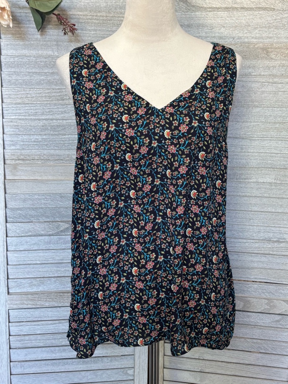 LOFT Women’s SZ LG Sleeveless Floral Tank Top w/ Jersey Knit Back w/ Stretch